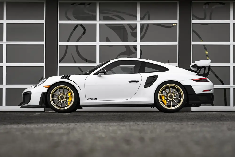 White Porsche 911 GT2 RS